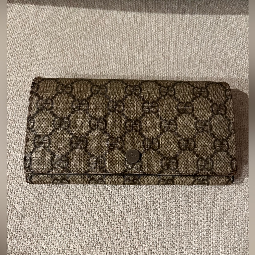 Authentic Gucci GG Wallet